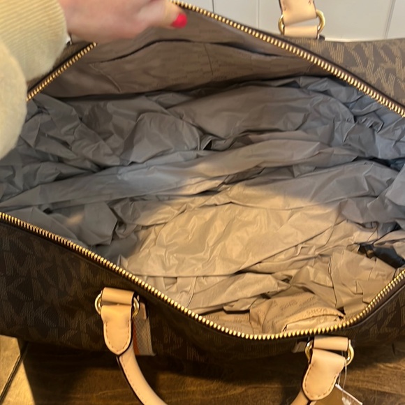 Brand new with tags Michael Kors duffel bag - Picture 5 of 8